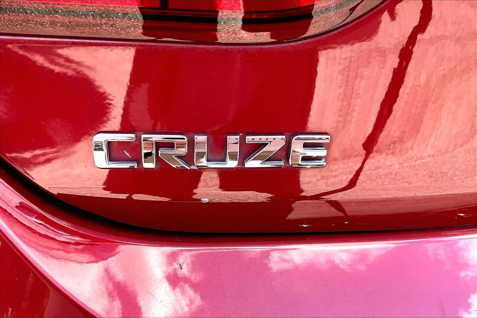 Used 2017 Chevrolet Cruze Premier FWD image 10