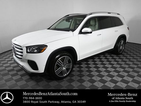 Used 2026 Mercedes-Benz GLS 450 4MATIC image 1