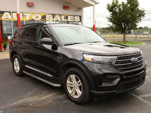 Used 2020 Ford Explorer XLT w/ Comfort Package AWD/4WD image 3