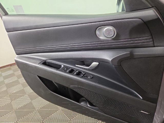Used 2024 Hyundai Elantra Limited FWD image 30
