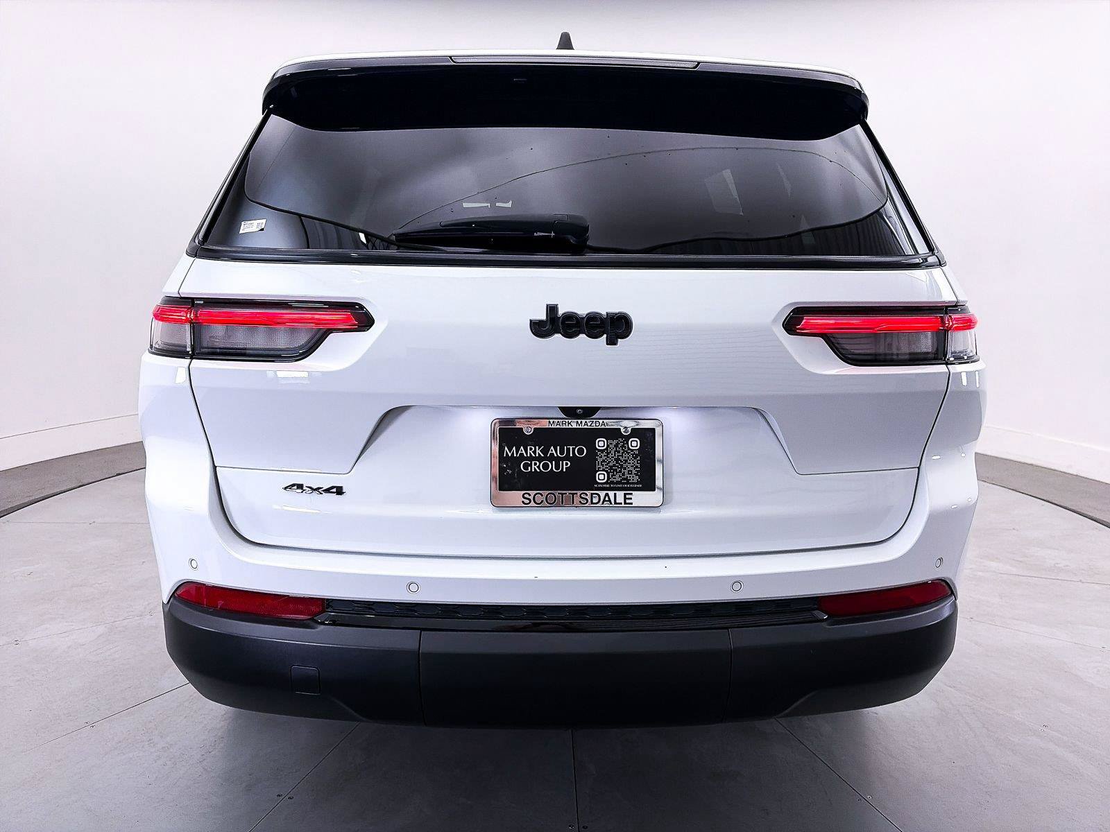 Used 2023 Jeep Grand Cherokee L Laredo AWD/4WD image 15