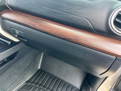 Used 2018 Toyota Tundra Limited w/ Limited Premium Package image 23