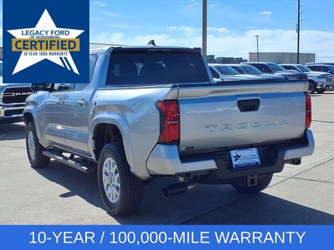 Used 2025 Toyota Tacoma SR5 image 4