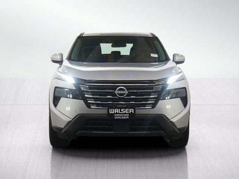 Used 2025 Nissan Rogue SV AWD/4WD image 8