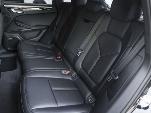 New 2026 Porsche Macan image 34