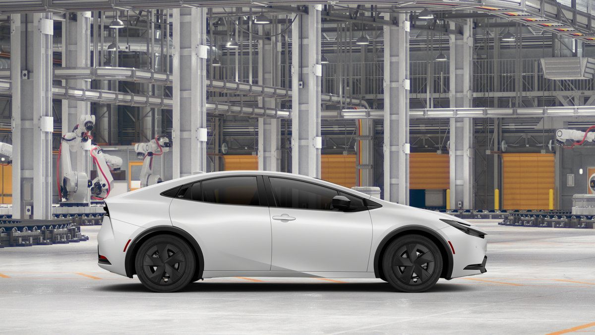 New 2027 Toyota Prius LE FWD image 14