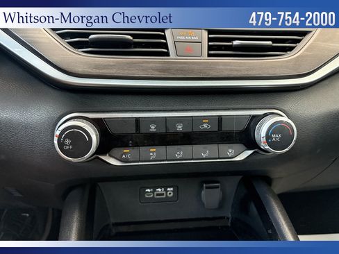 Used 2024 Nissan Altima 2.5 SV FWD image 24