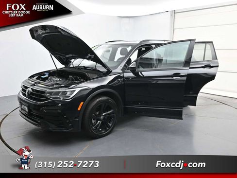 Used 2024 Volkswagen Tiguan SE R-Line AWD/4WD image 38
