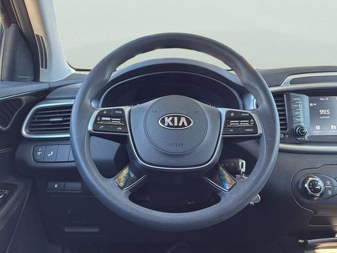 Used 2019 Kia Sorento LX w/ 3rd Row, Keyless Entry, image 21