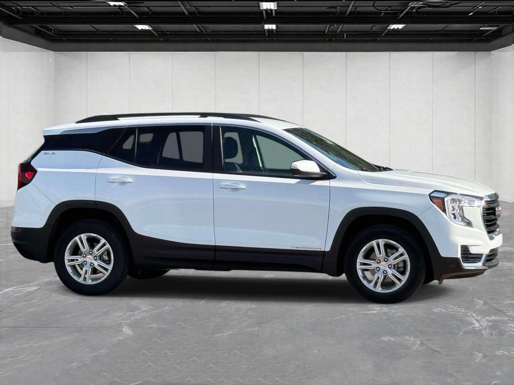 Used 2022 GMC Terrain SLE w/ Driver Convenience Package AWD/4WD image 4