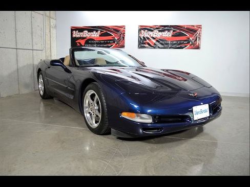 Used 1999 Chevrolet Corvette Convertible w/ Memory Pkg RWD image 2