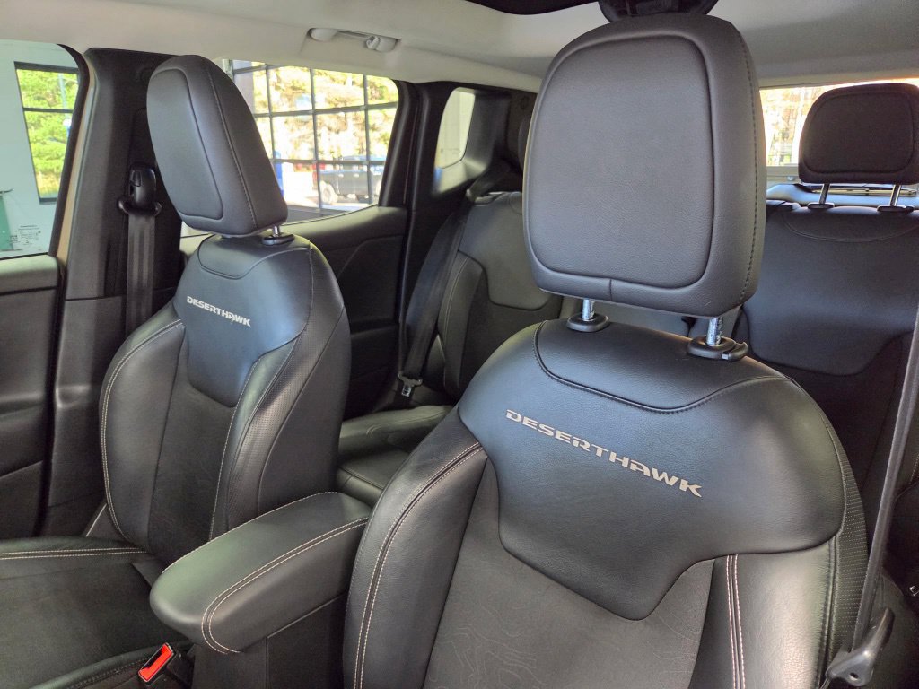 Used 2017 Jeep Renegade Trailhawk AWD/4WD image 30