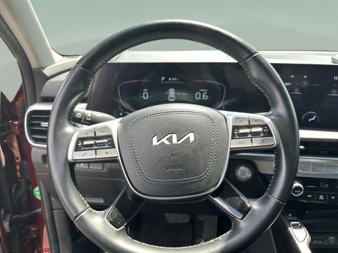 Used 2024 Kia Telluride S w/ S Sunroof Package FWD image 11