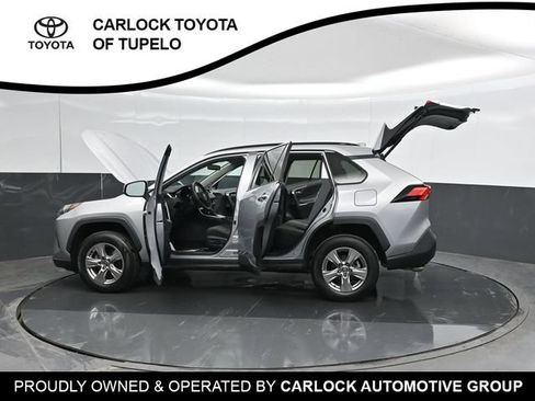 Used 2022 Toyota RAV4 XLE AWD/4WD image 10