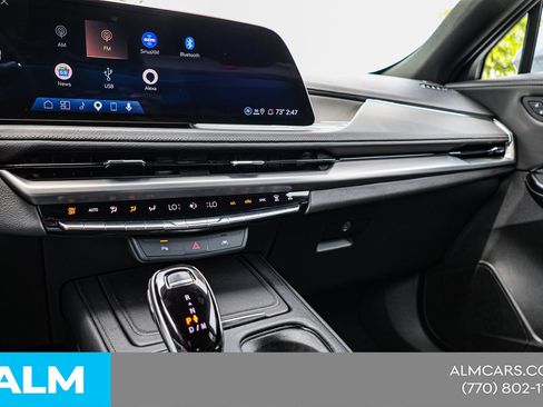Used 2025 Cadillac XT4 Premium Luxury FWD image 30