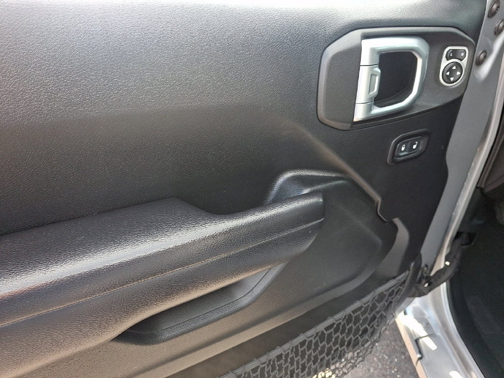 Used 2018 Jeep Wrangler Sport AWD/4WD image 13