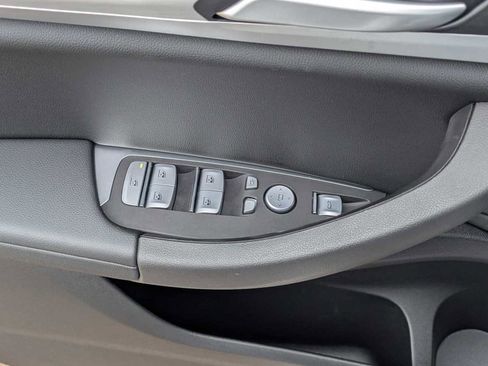 Used 2025 BMW X4 xDrive30i w/ Premium Package image 22