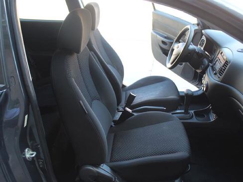 Used 2011 Hyundai Accent GS image 7