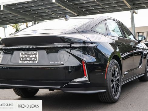 New 2026 Lexus ES 350e w/ Convenience Package FWD image 6