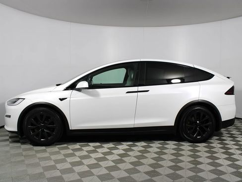 Used 2022 Tesla Model X Plaid image 34