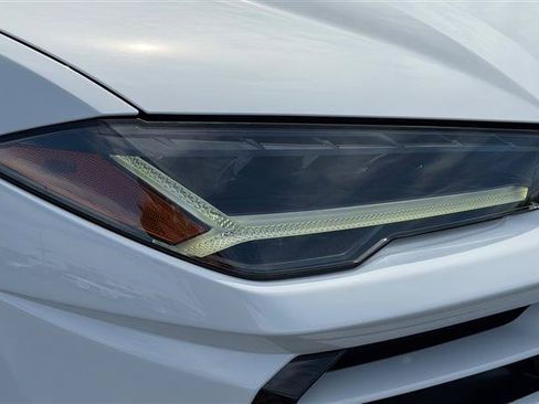Used 2020 Lamborghini Urus AWD/4WD image 12