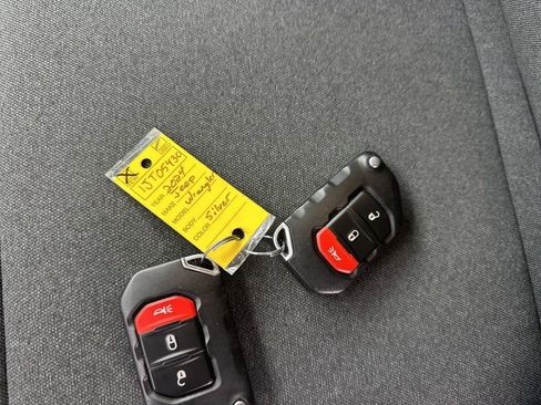 Used 2024 Jeep Wrangler Sport S image 31