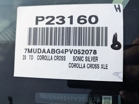 Used 2023 Toyota Corolla Cross XLE image 35