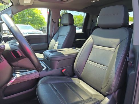 Used 2022 GMC Sierra 3500 Denali w/ Denali Ultimate Package AWD/4WD image 23
