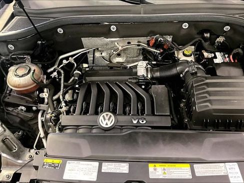 Used 2021 Volkswagen Atlas SEL Premium image 32