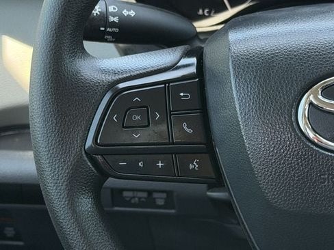 Used 2022 Toyota Sienna LE FWD image 13