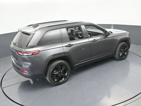 Used 2023 Jeep Grand Cherokee Altitude image 56