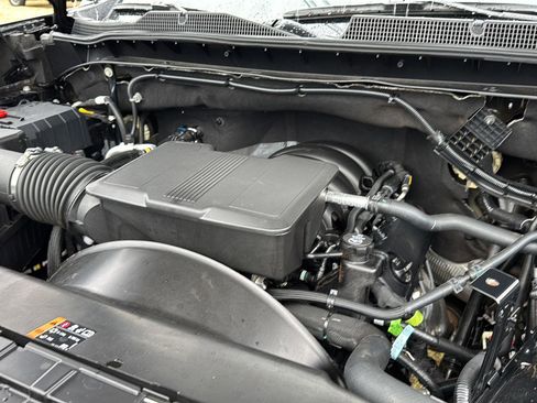 Used 2024 Chevrolet Silverado 2500 ZR2 w/ Technology Package image 30