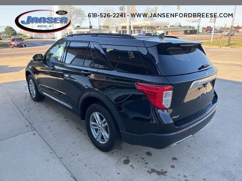 Used 2023 Ford Explorer XLT w/ Equipment Group 202A image 4