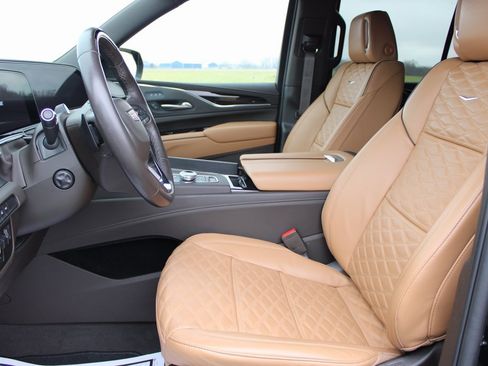 Used 2024 Cadillac Escalade Sport image 9