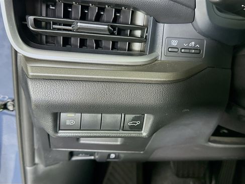 Used 2025 Toyota Grand Highlander AWD image 17