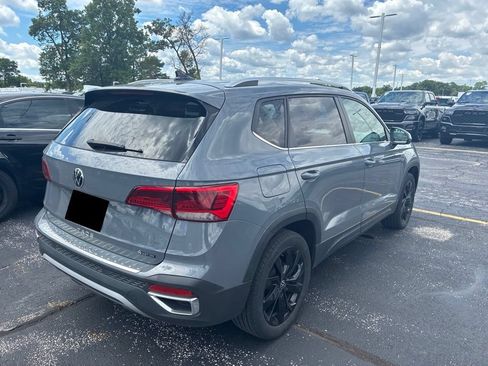 Used 2023 Volkswagen Taos SE w/ Black Wheel Package AWD/4WD image 4