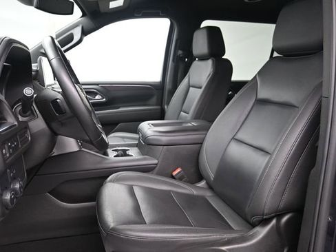 Used 2024 Chevrolet Suburban LT image 10