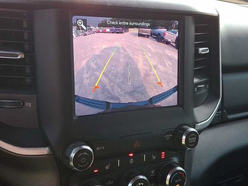 Used 2021 RAM 1500 Big Horn AWD/4WD image 18