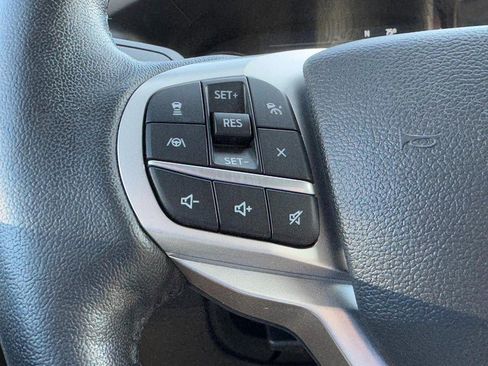 Used 2022 Ford Explorer XLT w/ Equipment Group 202A AWD/4WD image 19