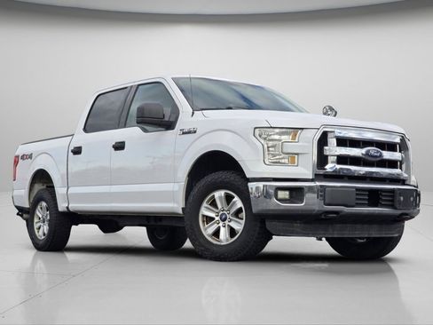 Used 2016 Ford F150 XLT w/ Trailer Tow Package image 2