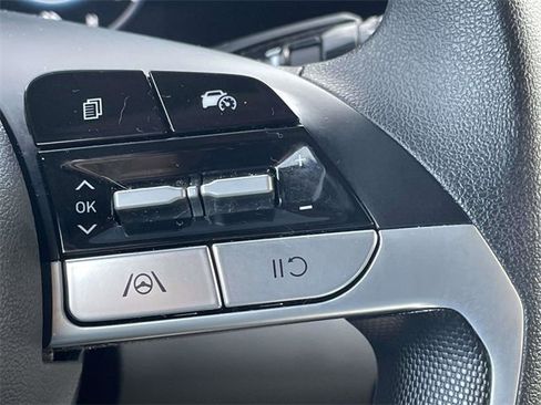 Certified 2024 Hyundai Elantra Blue image 24