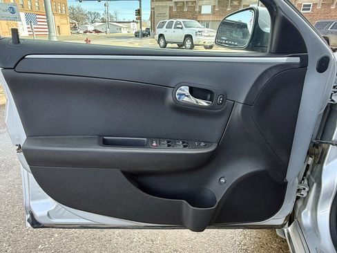 Used 2010 Chevrolet Malibu LT w/ Power Convenience Package image 9