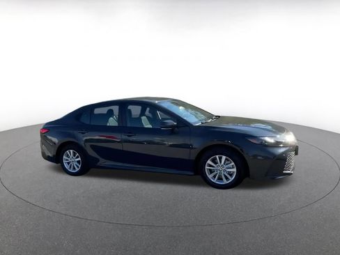 Used 2025 Toyota Camry LE image 2