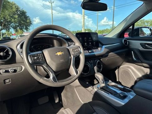 Used 2025 Chevrolet Blazer LT FWD image 21