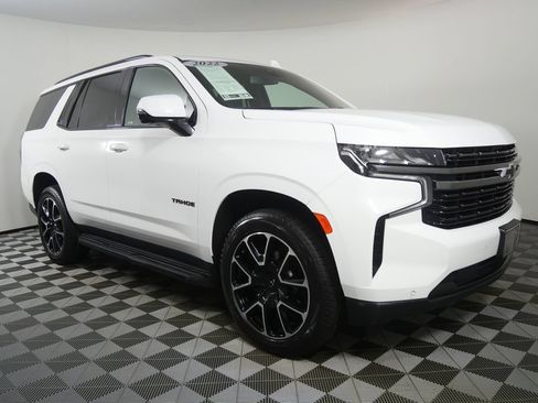 Used 2022 Chevrolet Tahoe RST w/ Luxury Package AWD/4WD image 2