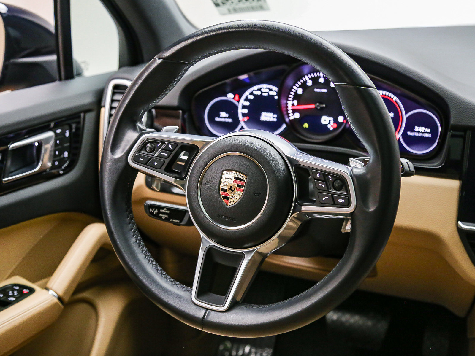 Certified 2023 Porsche Cayenne AWD/4WD image 19