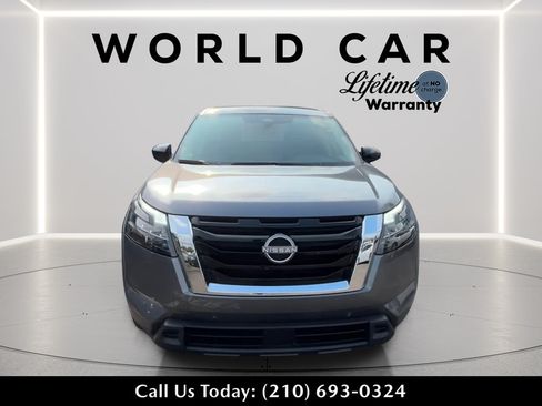 Used 2025 Nissan Pathfinder S FWD image 2
