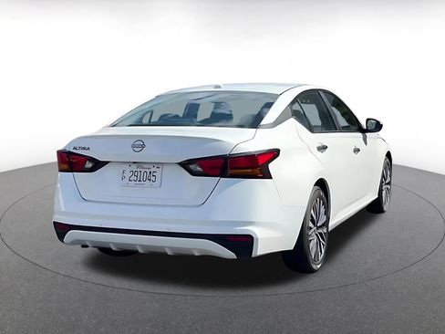 Used 2025 Nissan Altima 2.5 SV image 14