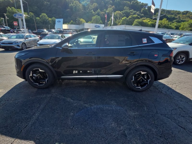 New 2026 Kia Sportage EX FWD image 4