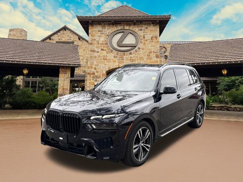 Used 2023 BMW X7 xDrive40i w/ Executive Package image 4